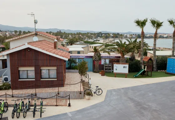 Càmping i bungalous
